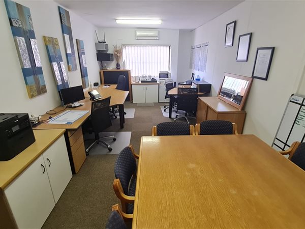 31  m² Office Space in Hoheizen