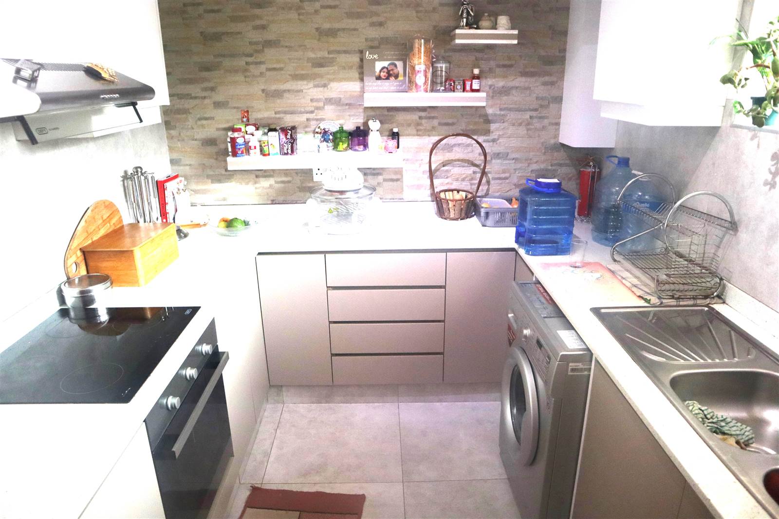 2.5 Bed Flat in Musgrave photo number 8