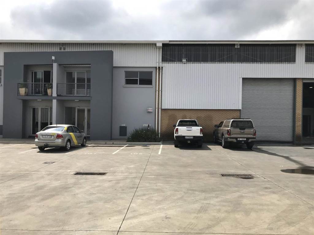 973  m² Industrial space in Pomona photo number 1