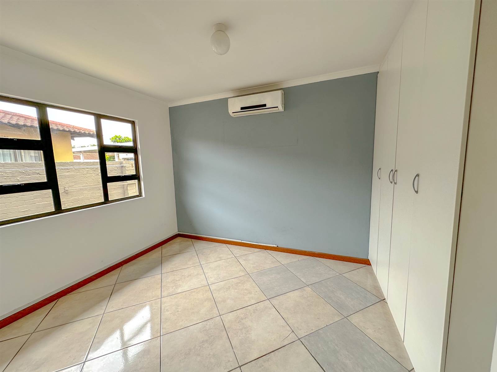 3 Bed Simplex in Nyala Park photo number 9