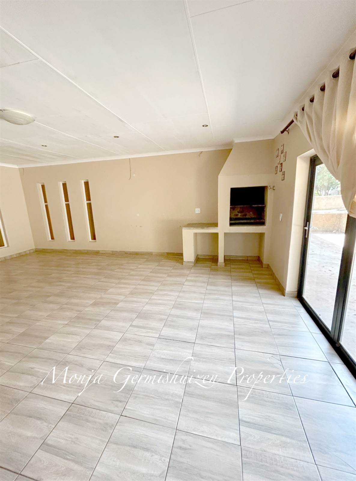 4 Bed House in Kanonkop photo number 3