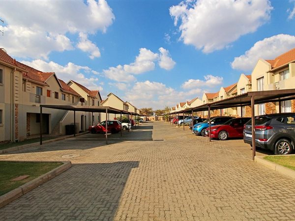 2 Bed Townhouse in Esther Park