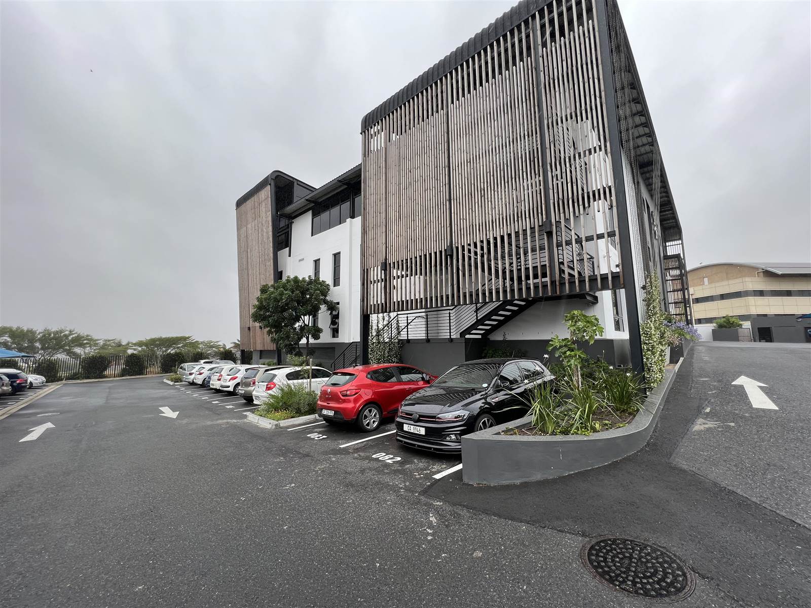 227  m² Commercial space in Plattekloof photo number 1