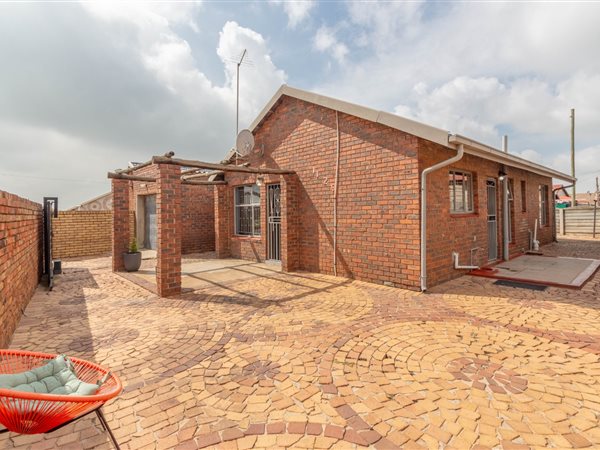 3 Bedroom House 3 Bedroom House