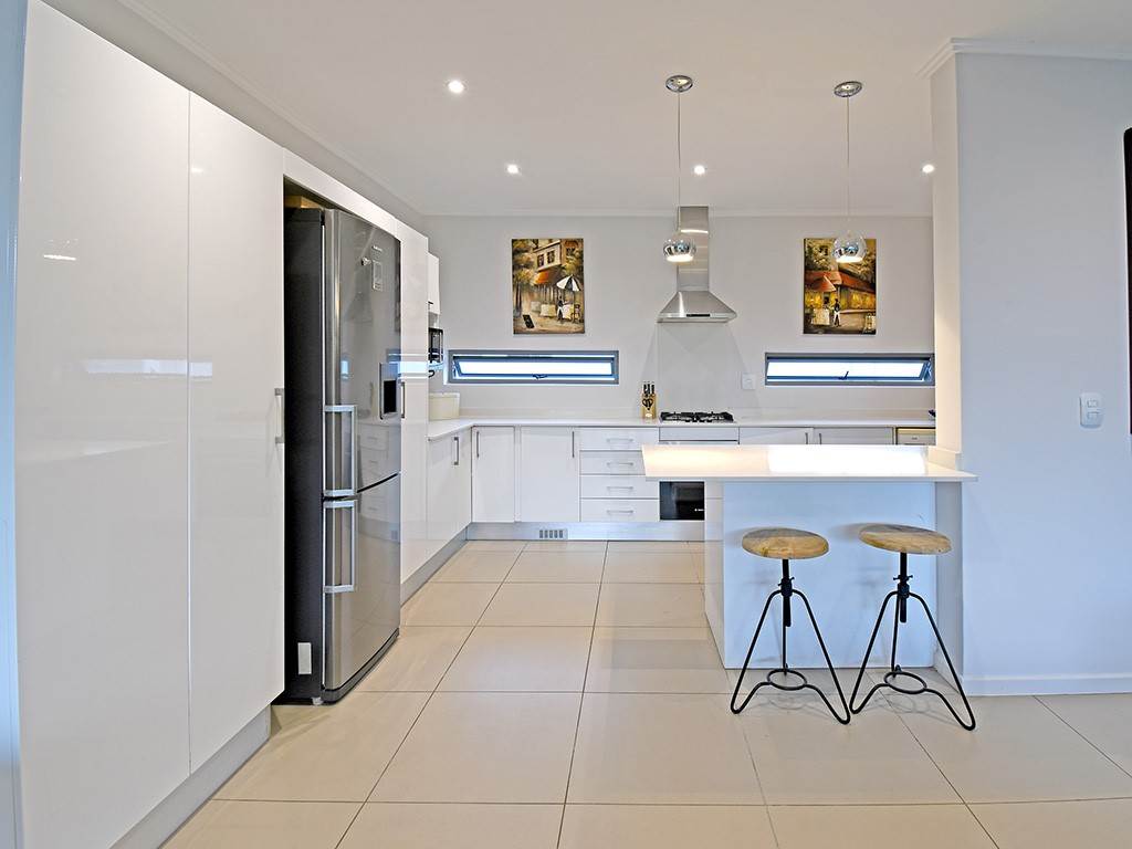 3 Bed Apartment in Bryanston photo number 8