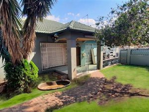 3 Bed House in Bezuidenhout Valley