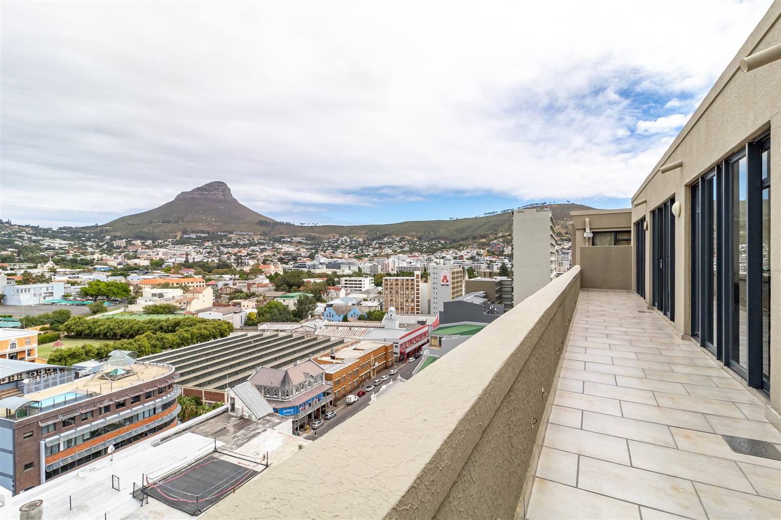 Studio Apartment in Cape Town City Centre photo number 19