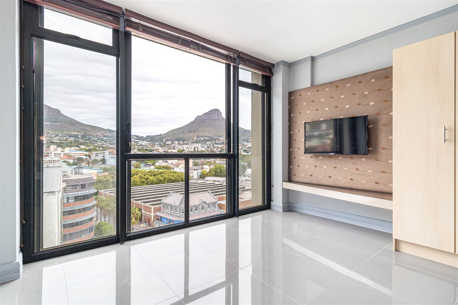 Studio Apartment in Cape Town City Centre photo number 3