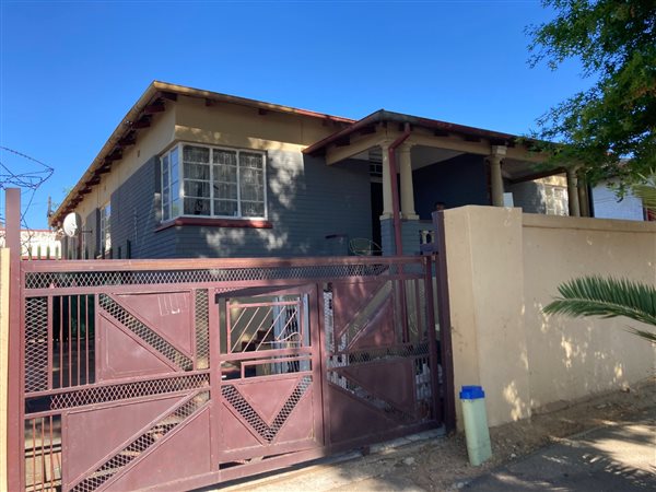 4 Bed House in Rosettenville