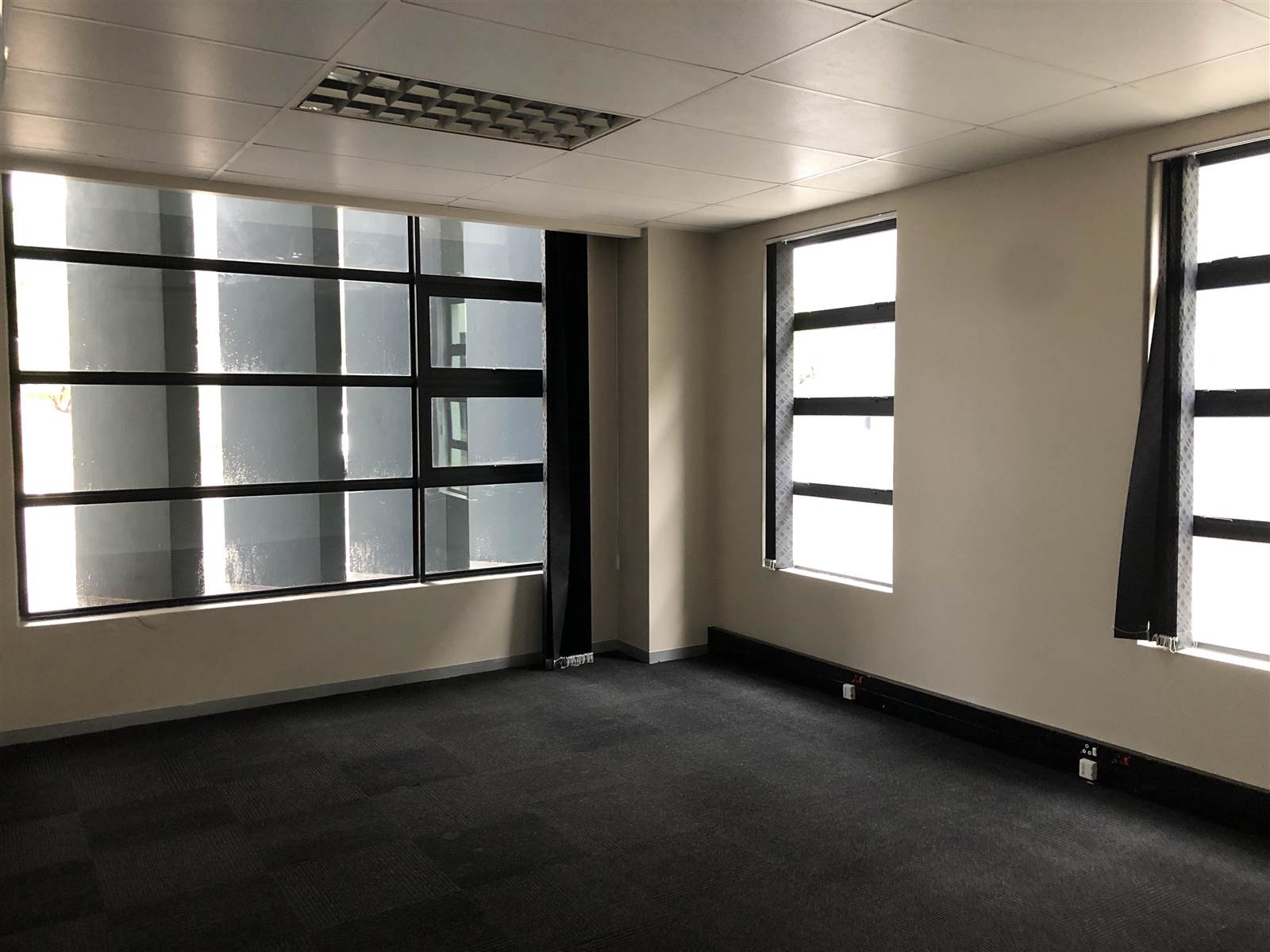 452  m² Commercial space in Halfway House photo number 18