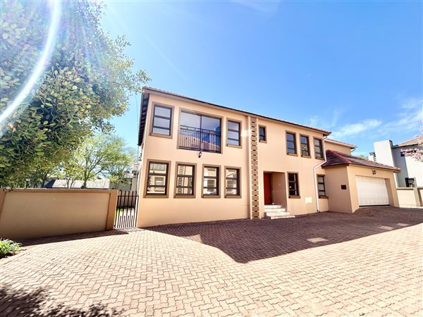 5 Bed Townhouse