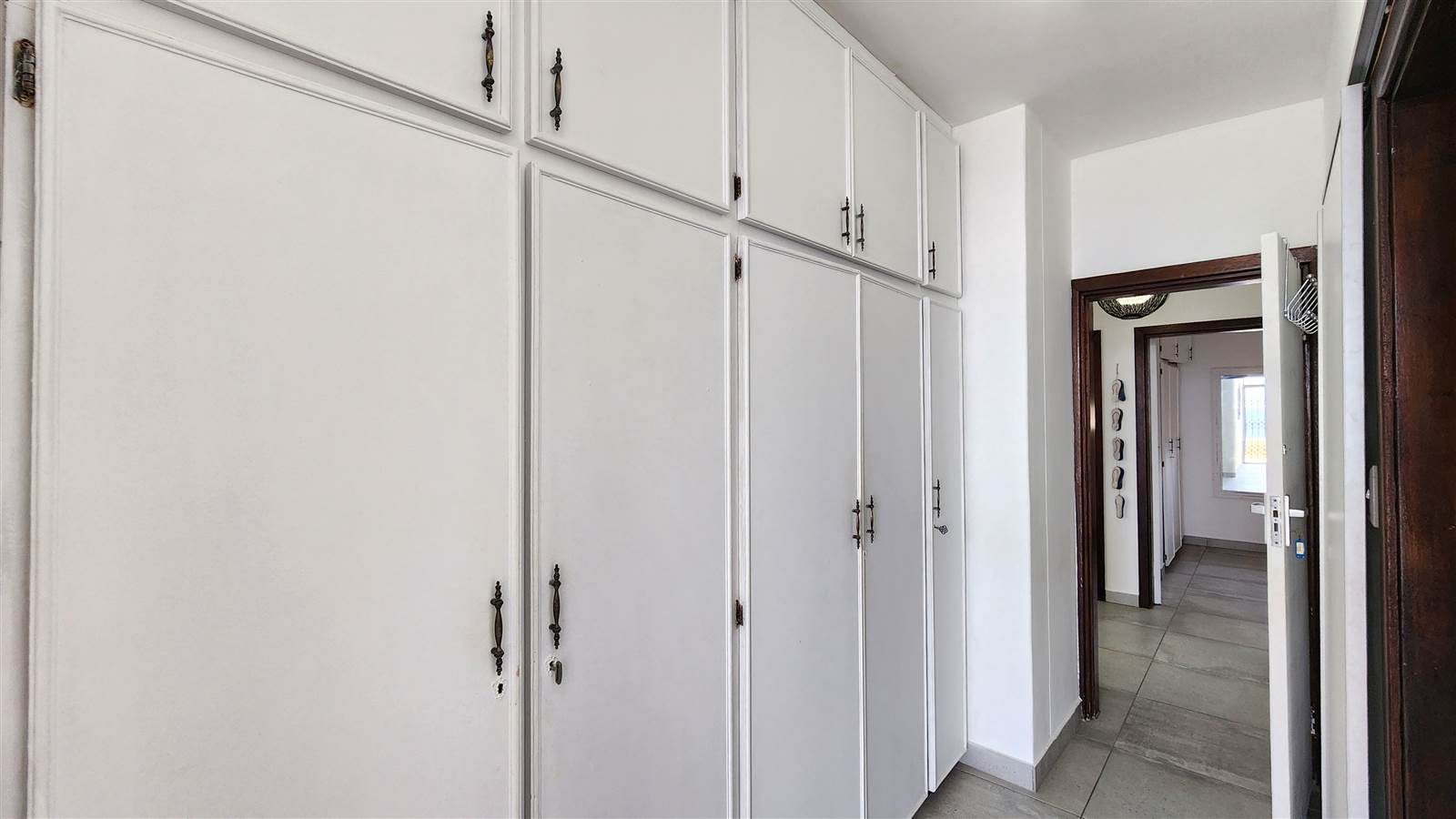 4 Bed Apartment in Uvongo photo number 16