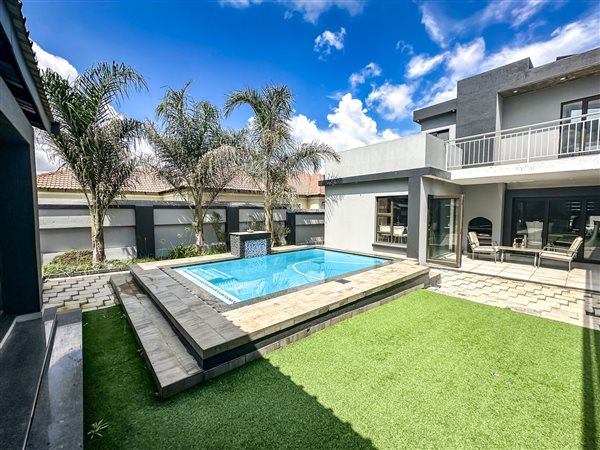 4 Bedroom House 4 Bedroom House
