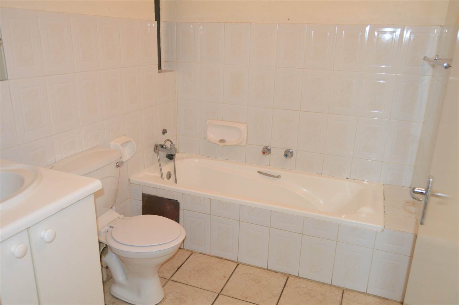 2 Bed Townhouse in Morninghill photo number 8