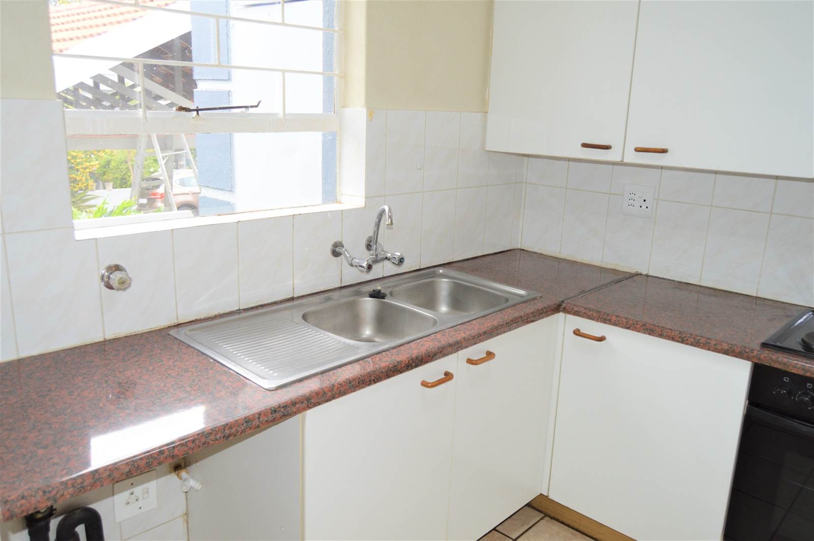2 Bed Townhouse in Morninghill photo number 5