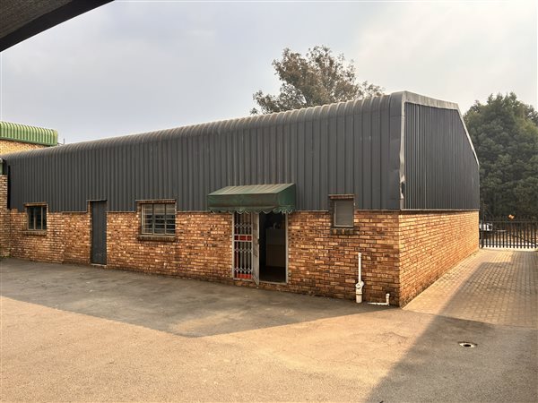 429  m² Industrial space