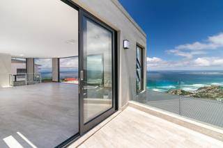 6 Bed House in Brenton on Sea photo number 7