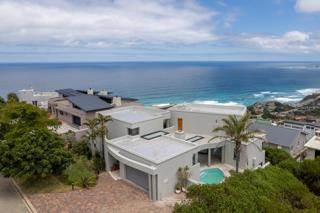 6 Bed House in Brenton on Sea photo number 25