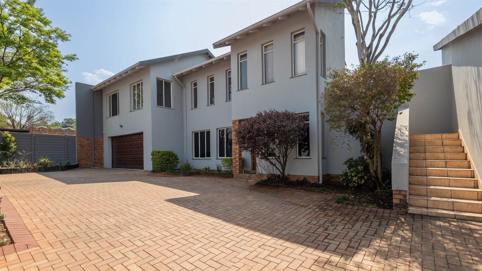 5 Bed House in Jukskei Park photo number 3