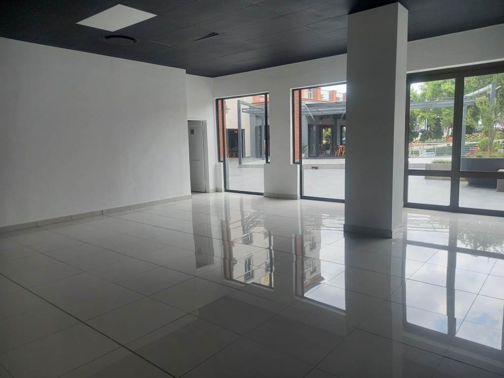 495  m² Retail Space in Menlyn photo number 4