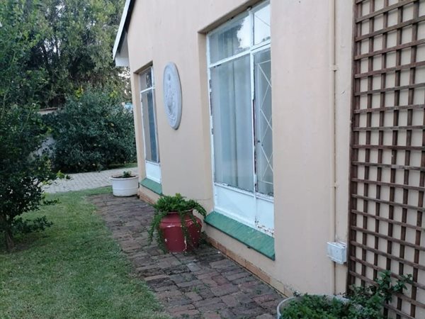 4 Bed House in Miederpark