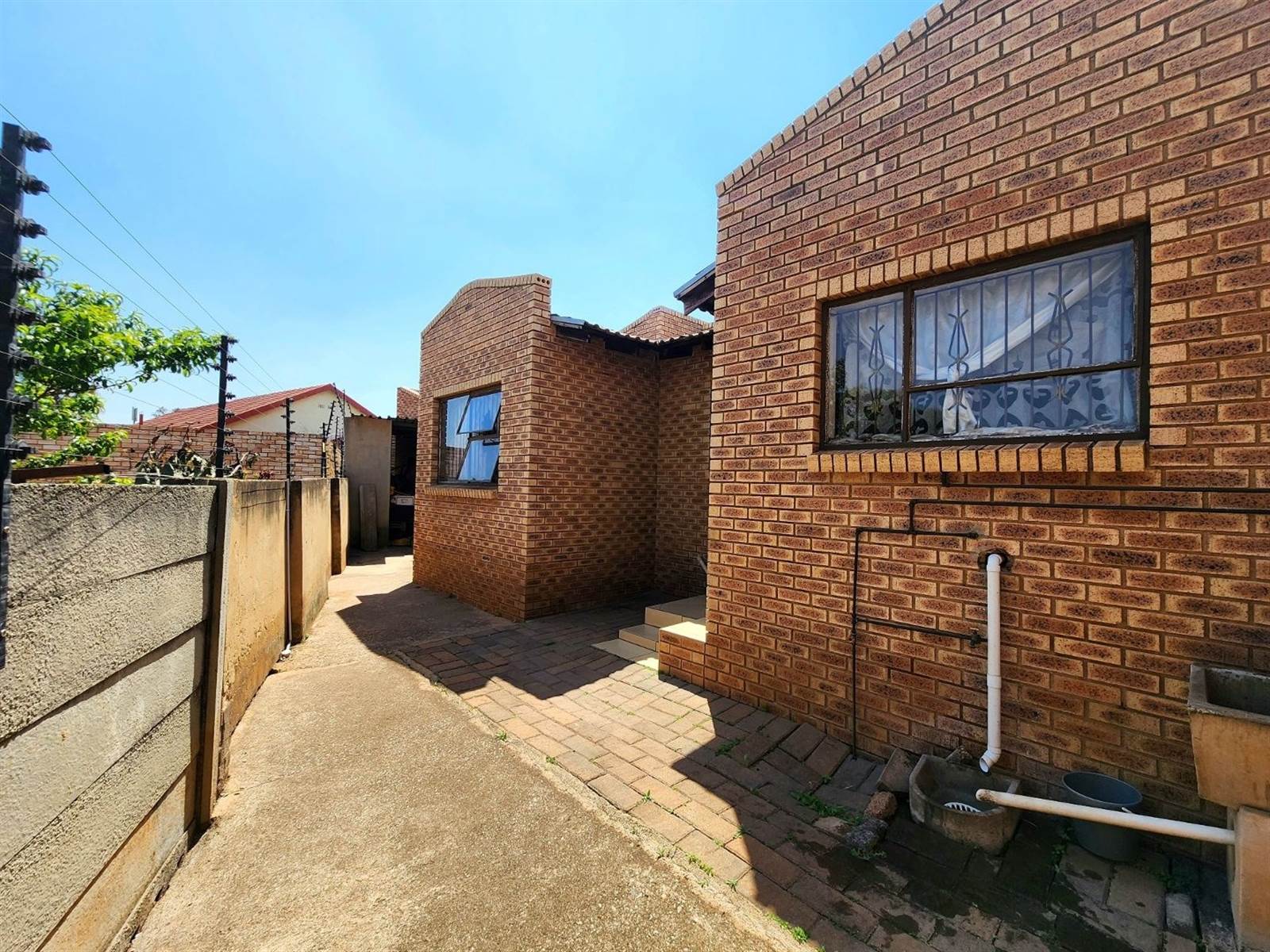 3 Bed House in Roodepoort North photo number 22