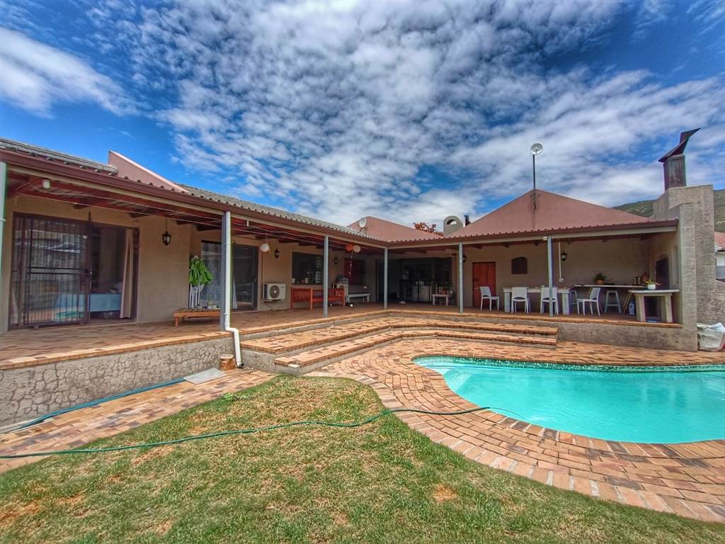 5 Bed House in Northern Paarl photo number 14