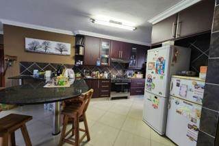 3 Bed House in Southcrest photo number 6