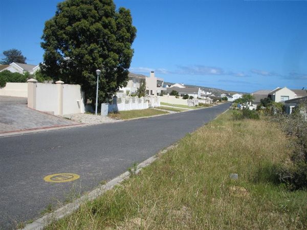 1003 m² Land available in Country Club