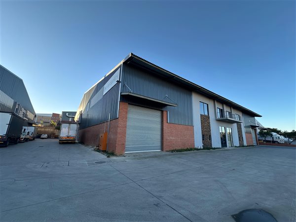 689  m² Industrial space