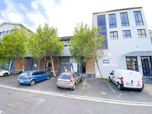 180  m² Commercial space