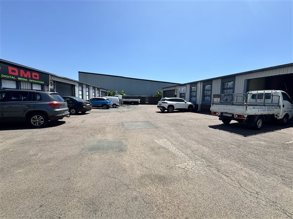 136  m² Industrial space