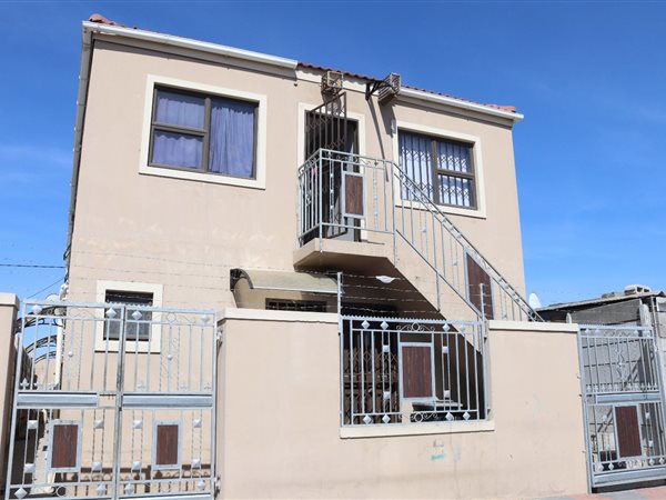 14 Bed House in Delft South