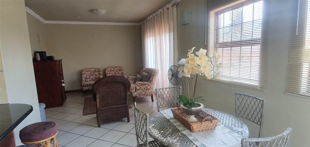 1 Bed Apartment in Louis Trichardt photo number 6