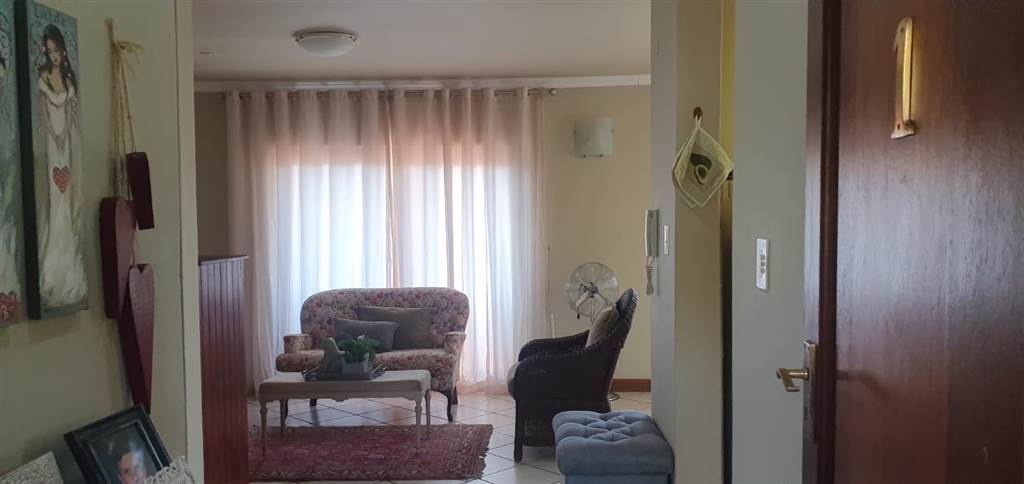 1 Bed Apartment in Louis Trichardt photo number 15