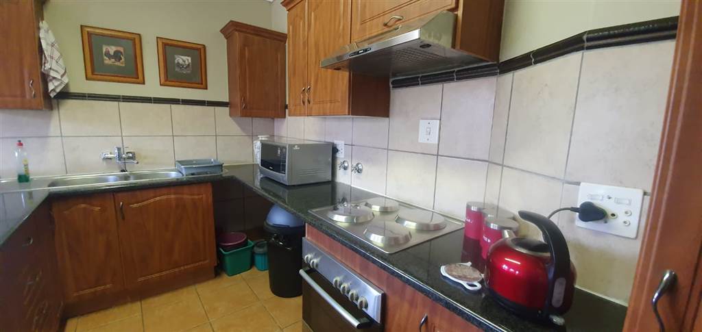 1 Bed Apartment in Louis Trichardt photo number 12