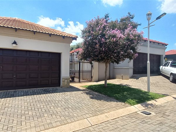 3 Bed House in Magalieskruin