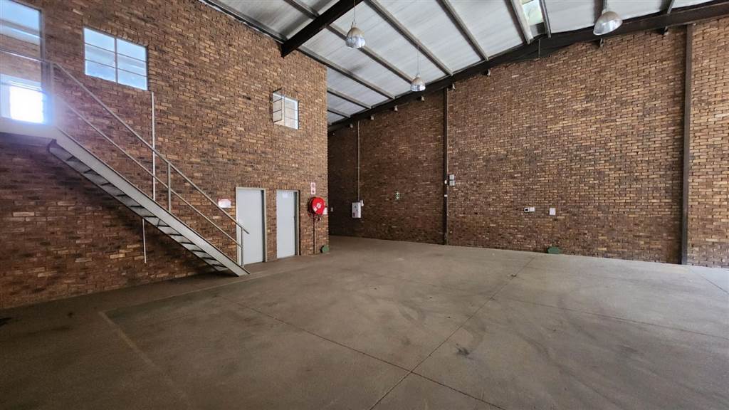 306  m² Industrial space in Kirkney photo number 3