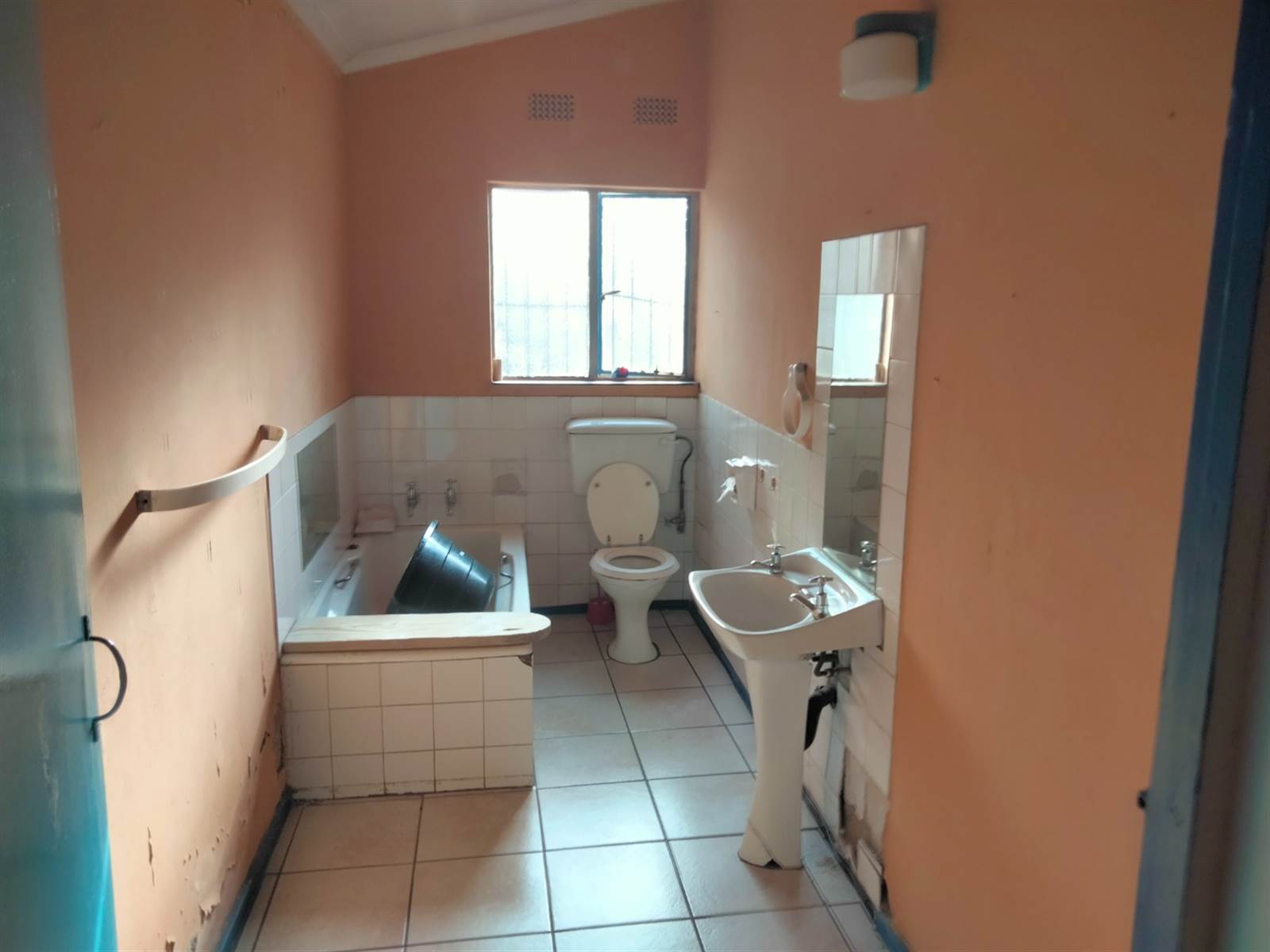 4 Bed House in Brakpan Central photo number 19