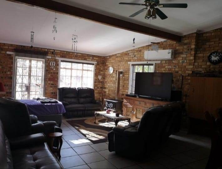 3 Bed House in Sasolburg photo number 14