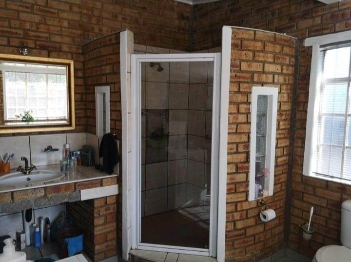 3 Bed House in Sasolburg photo number 4