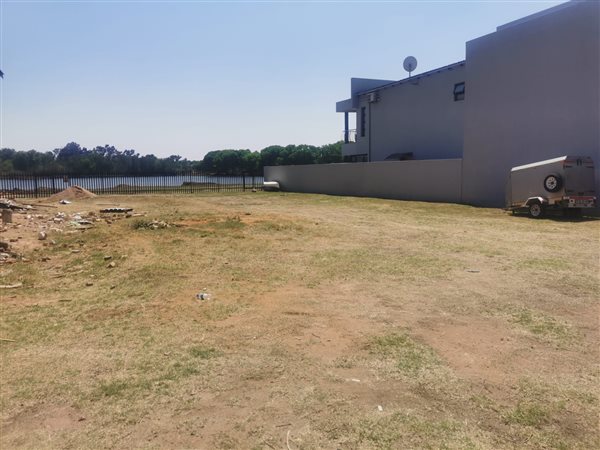 499 m² Land