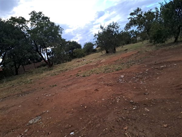 1500 m² Land available in Marblehall