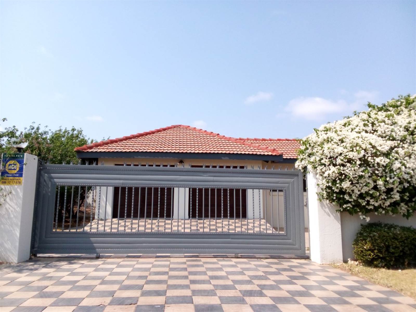 3 Bed House in Serala View photo number 3