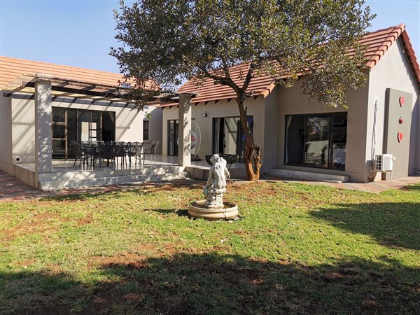 4 Bedroom House 4 Bedroom House