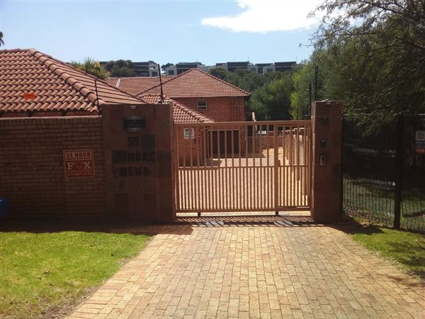 3 Bed Townhouse in Glenvista