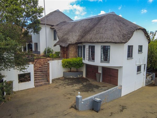 4 Bedroom House 4 Bedroom House