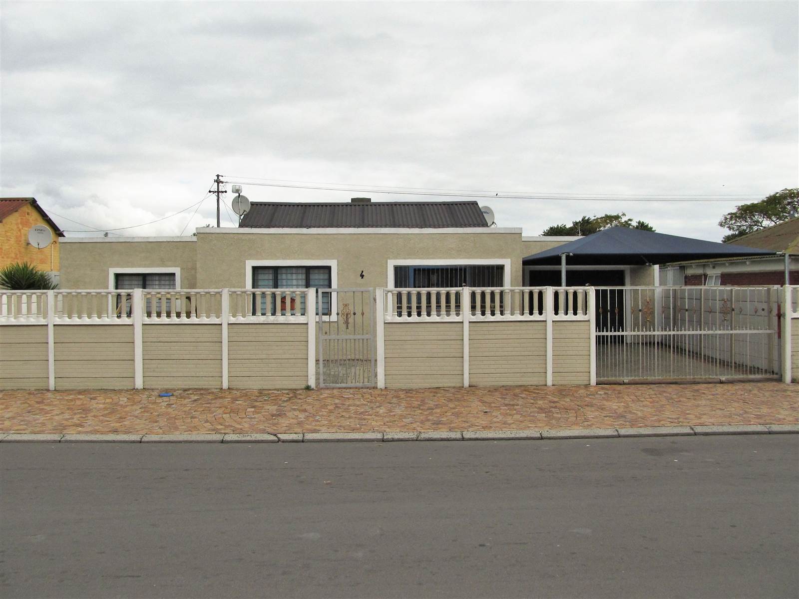 3 Bed House in Matroosfontein photo number 1