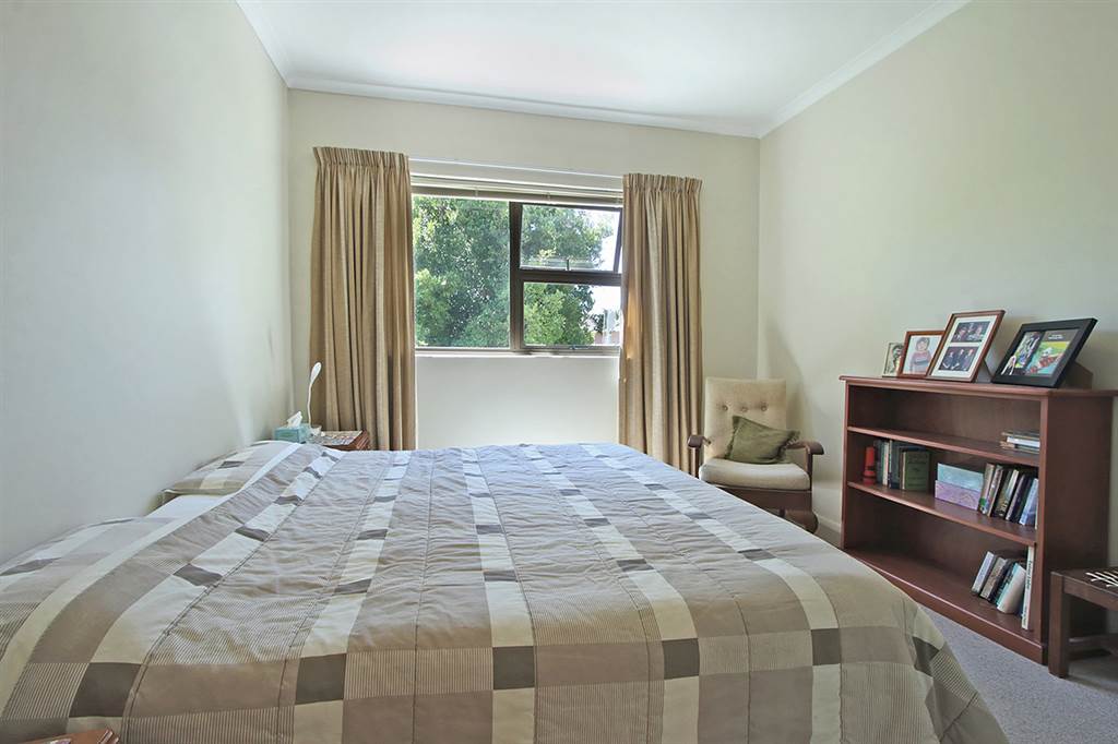 3 Bed Townhouse in Kenilworth Upper photo number 9