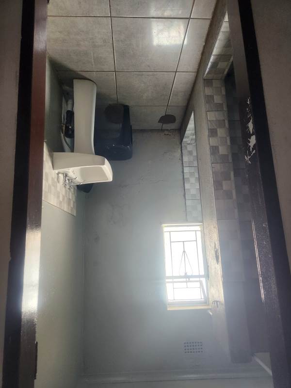 12 Bed House in Tembisa photo number 20
